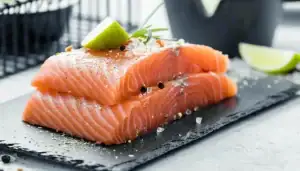 marinado de salmon con salsa de alitas